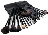 Bol.com Professionele 24-delige make-up kwasten set - Inclusief lederen etui - Cosmetica en Make-up-zwart + beautydoc blender aanbieding